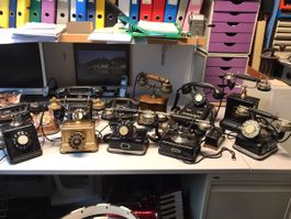 Verschiedene alte Telefone