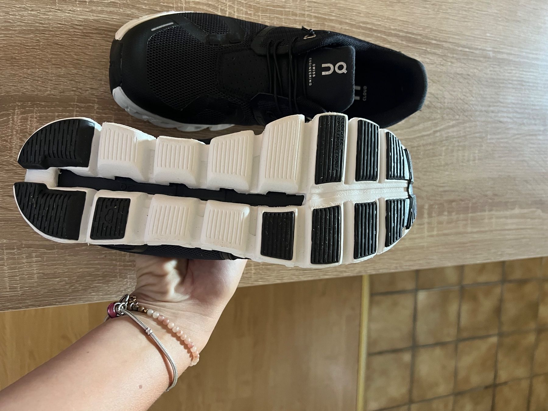 On Scarpe da uomo: On Cloud Laufschuhe – Usato da Möhlin venduto da sar_xn6j 1
