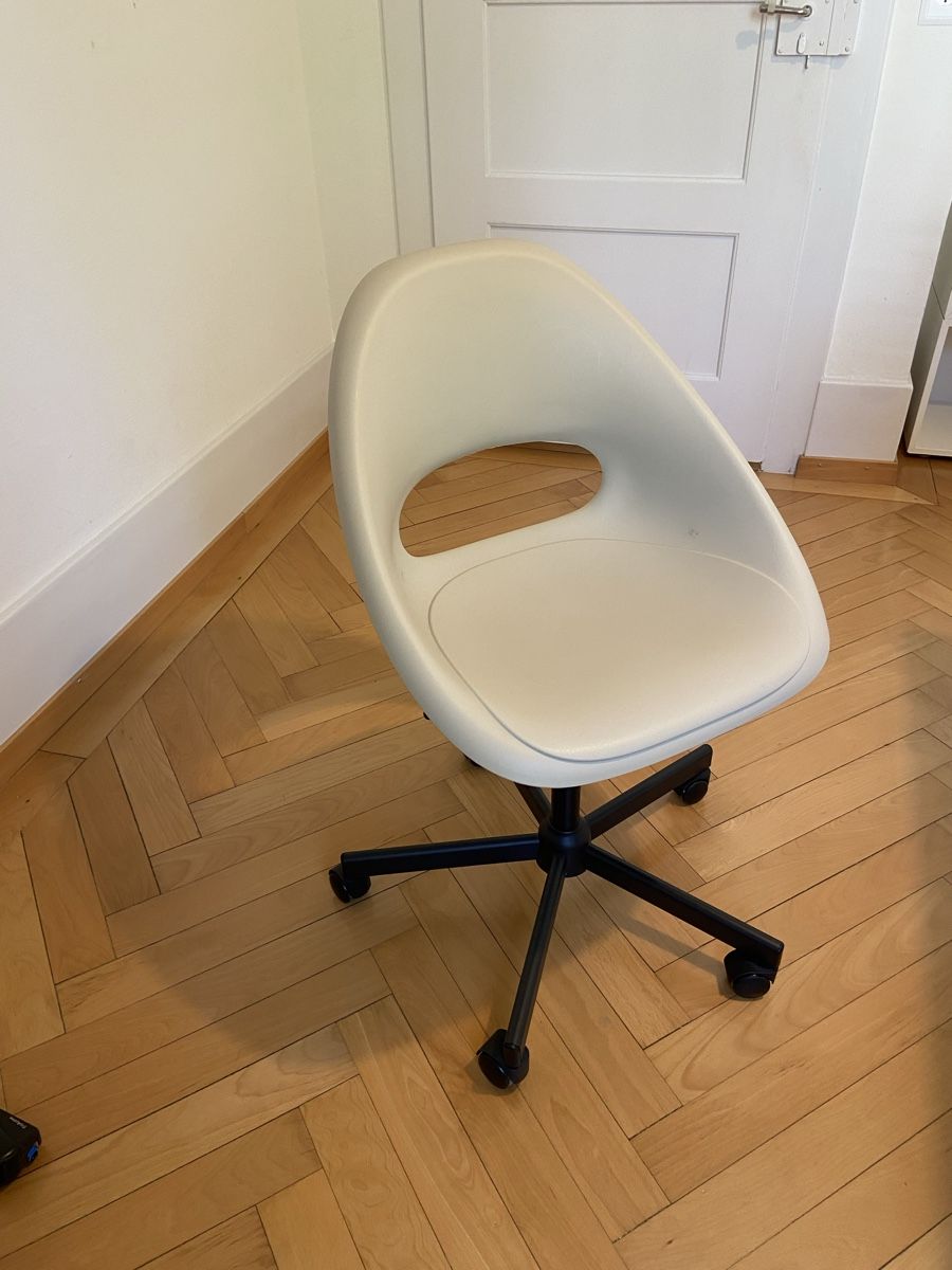 Ikea Sedie: Bürostuhl mit Rollen – Usato da Bern venduto da f_0815