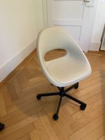 Bürostuhl mit Rollen