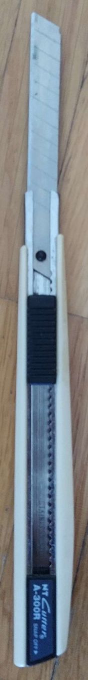Tutti gli attrezzi: Cutter, NT Cutter A-300 R - 14.5.cm - – Nuovo (secondo la descrizione) da Zürich venduto da 1-2-3-Kaufen 3