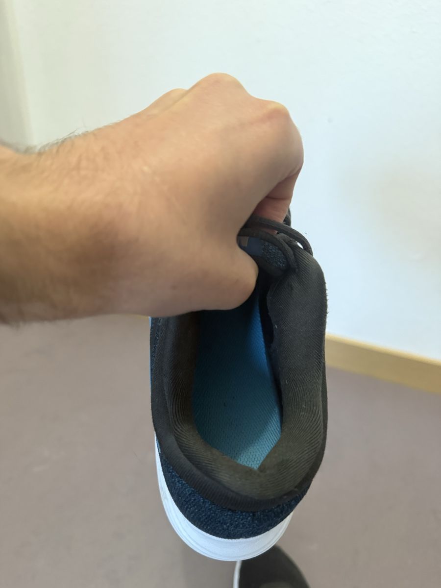 Nike Chaussures hommes: Nike Revolution 4 EU unisex Sneakers – Neuf (Voir description) à Biel/Bienne par Husseinsheikho 3