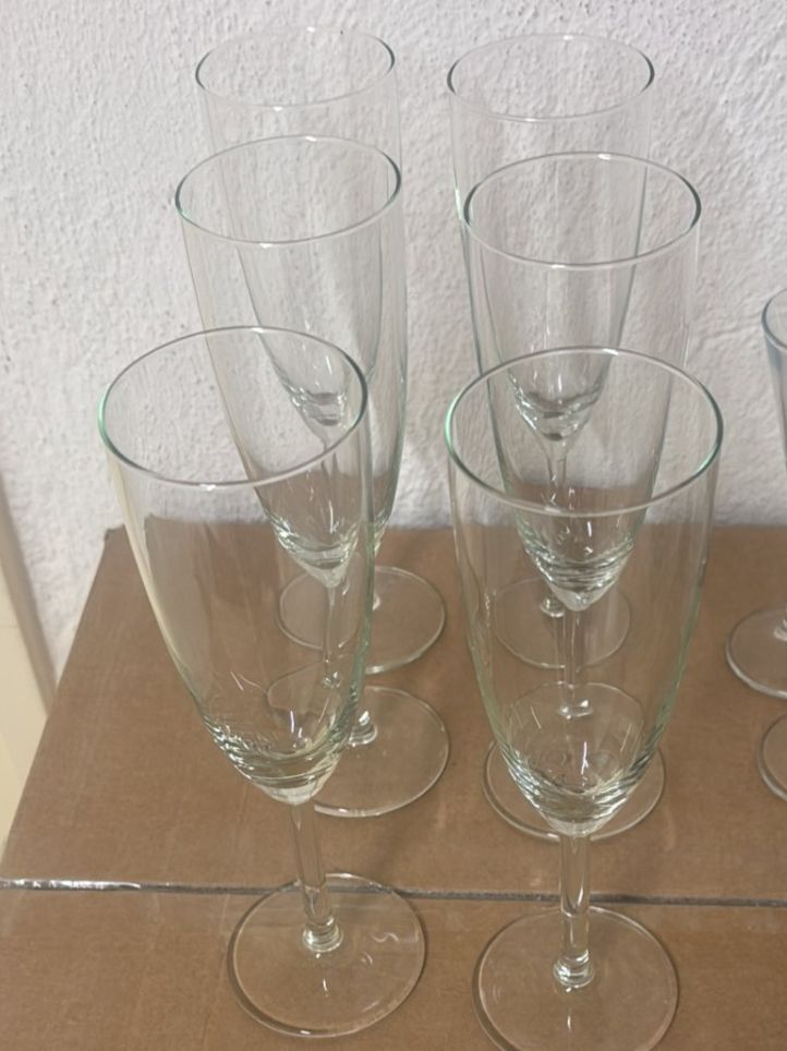Gläser: 6 Stk. Champagner-Gläser – Gebraucht aus Wallisellen von AS.TZ.