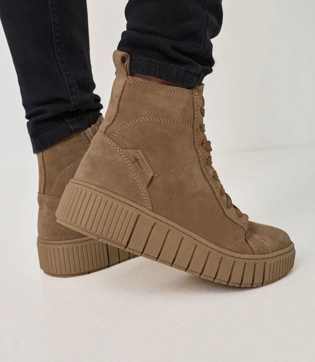 Tamaris Scarpe da donna: Sneaker high, Tamaris – Usato da Wiesendangen venduto da Sinhuk 5