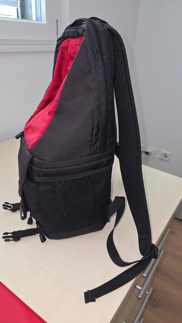 Lowepro Rucksäcke: Lowepro Fastback 100 – Gebraucht aus Wängi von Iripet 2