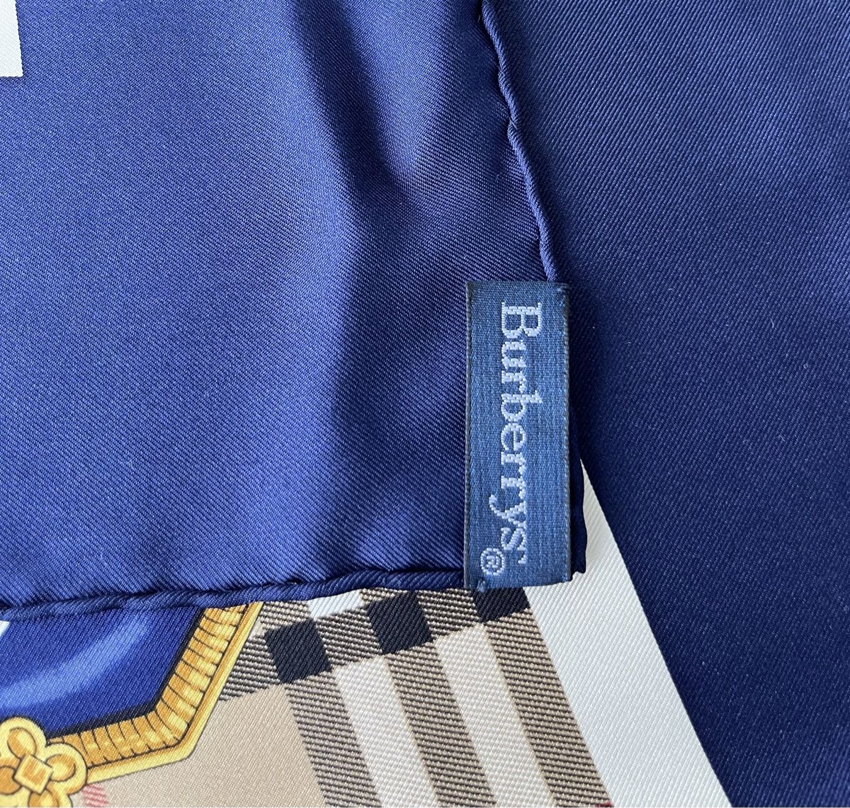 Burberry Foulard & Sciarpe: Burberry Seidentuch -NEU – Nuovo (secondo la descrizione) da Freienbach venduto da alile 3