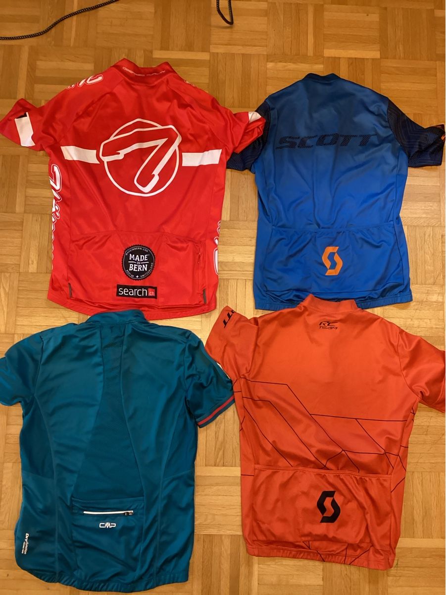 Canottiere & Pantaloni: 4 Stk. Radtrickots – Usato da Schmitten FR venduto da Moscasto 1