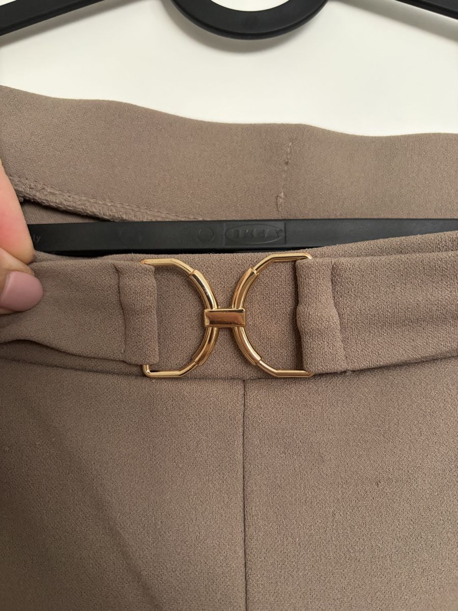 H&M Hosen: Pantalon large beige  – Gebraucht aus Monthey von Sevdije.Kololli 2