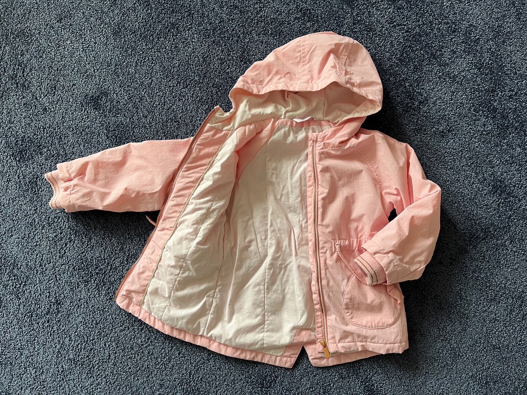 Giacche & Cappotti: Übergangsjacke Mädchen Jacke mit Kapuze rosa – Usato da Sisseln AG venduto da SaDy211 2