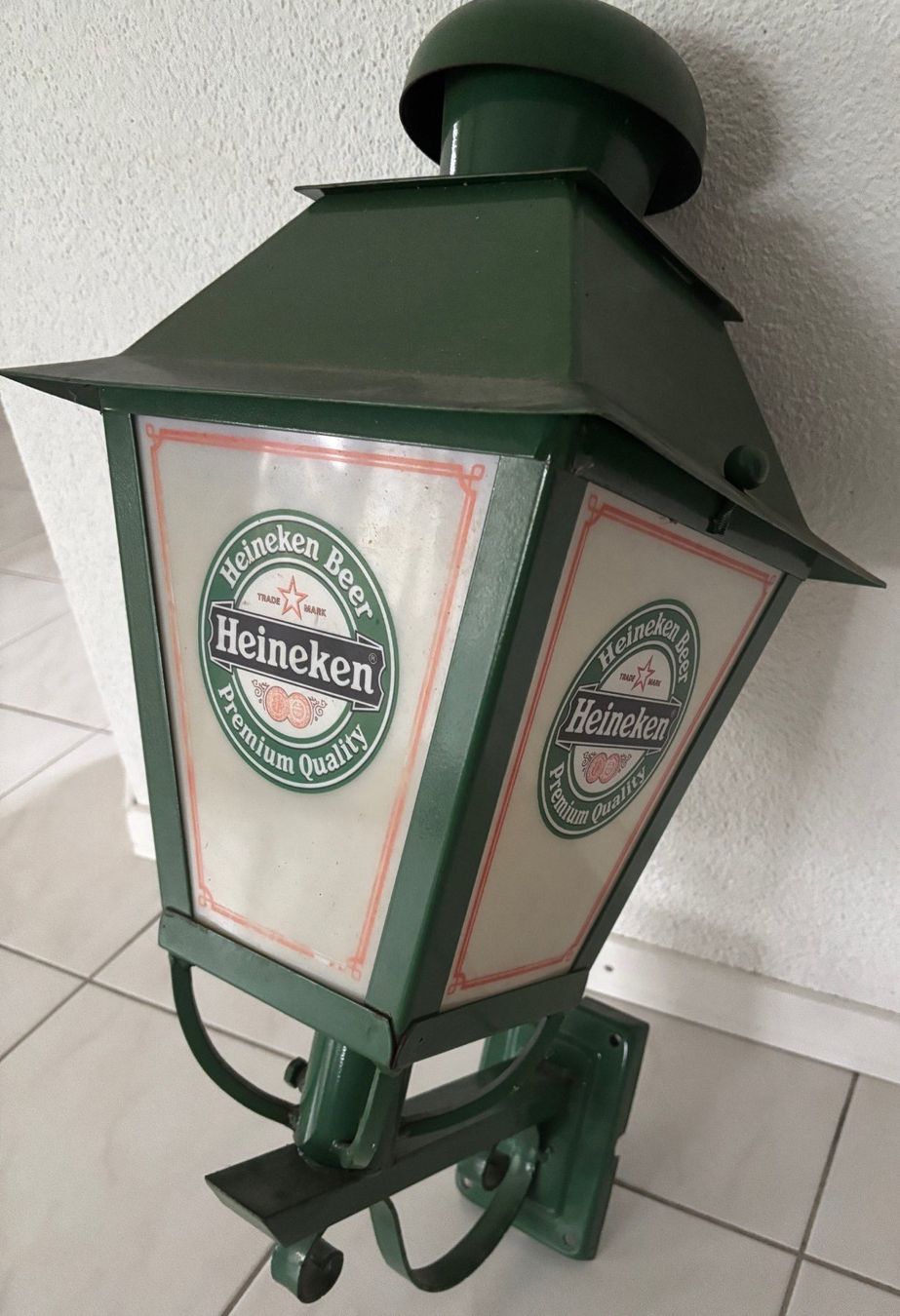 Lampade: Heineken Lampe mit Wandhalterung – Usato da Dagmersellen venduto da bumbel 2