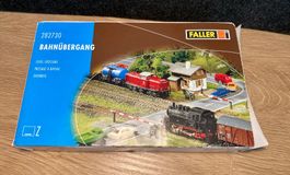 Faller Z 282730 Bausatz Bahnübergang mit Haus OVP NEU