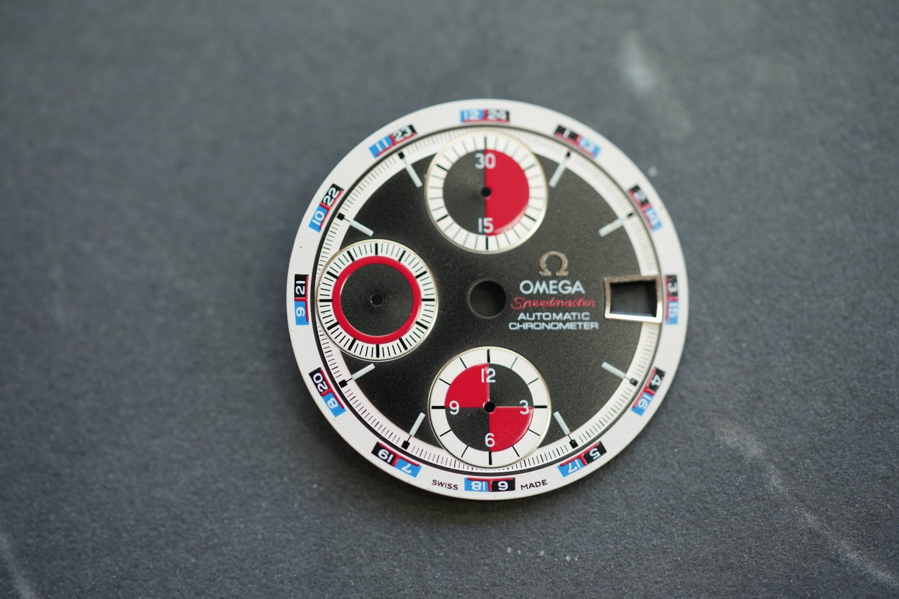 Omega Uhren: Omega Speedmaster Cadran "Casino" – Gebraucht aus Faoug von Bruce_Wayne23 2