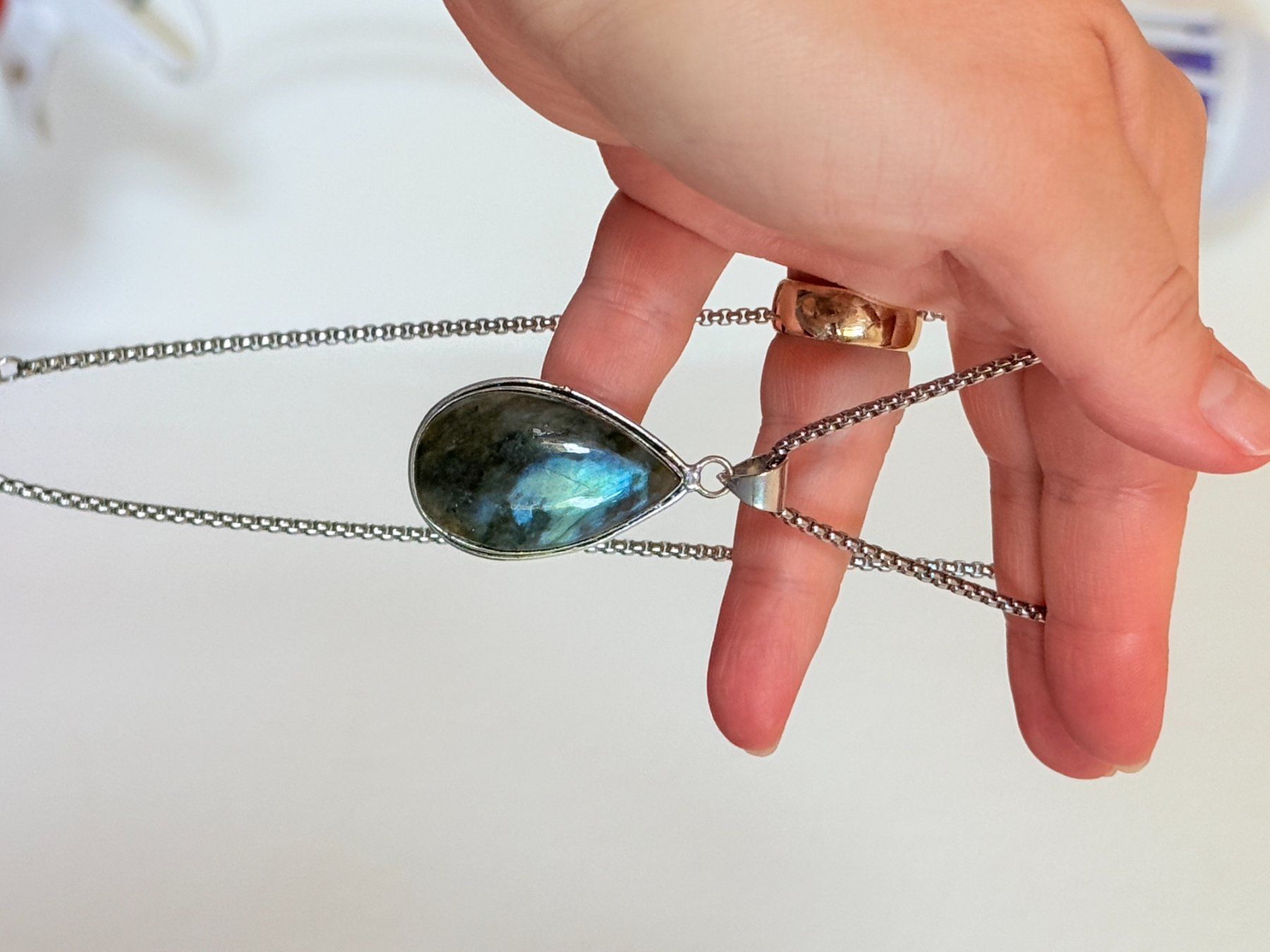 Catenine: Superbe pendentif Labradorite & chaîne – Nuovo e nell'imballaggio originale da Genève venduto da AWWA 9