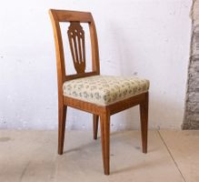 Antiker Stuhl aus dem Biedermeier