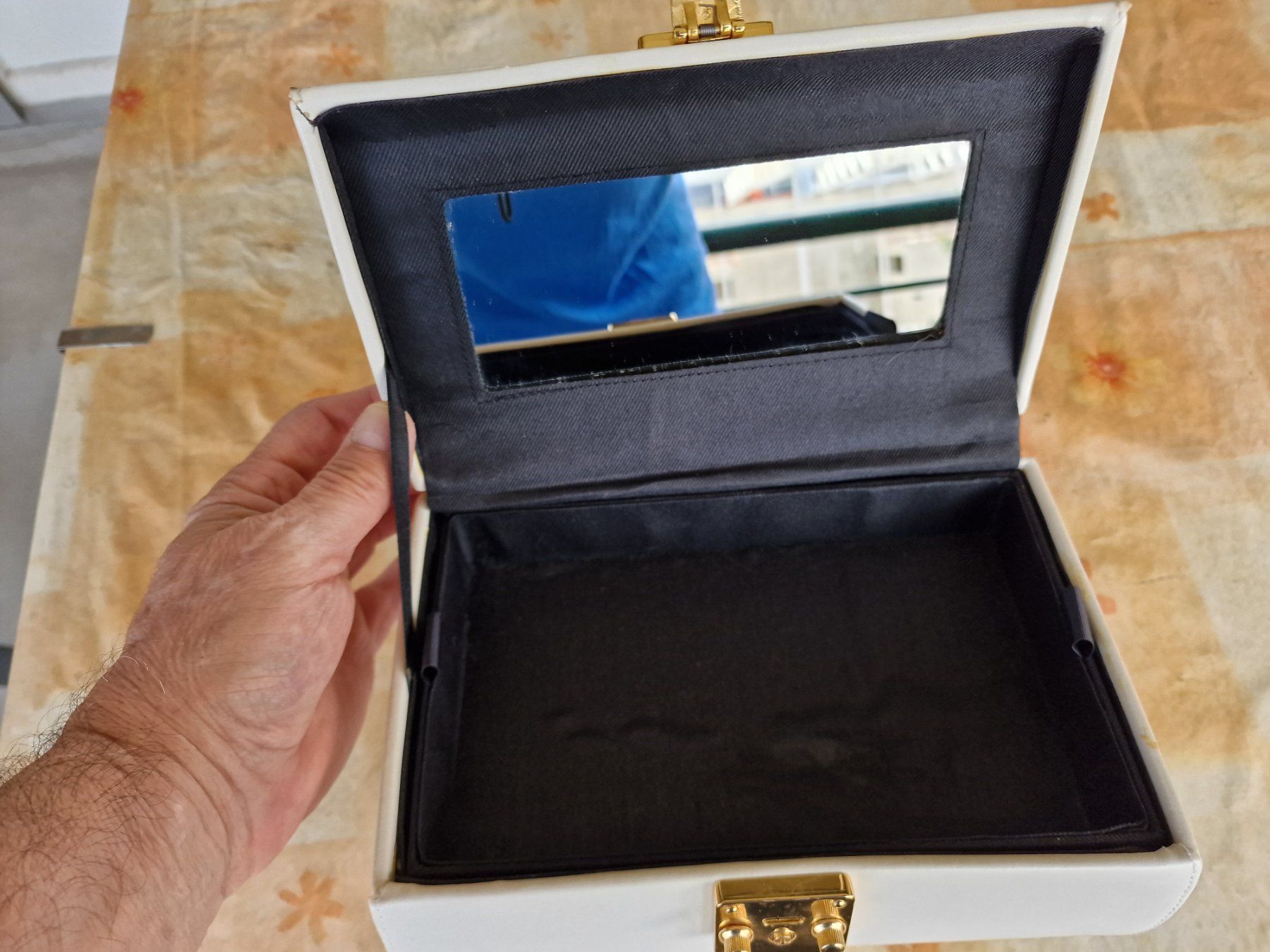 Borse da donna: Schmuck Tasche mit Einlage Fach – Usato da Aesch BL venduto da Sommer755 4