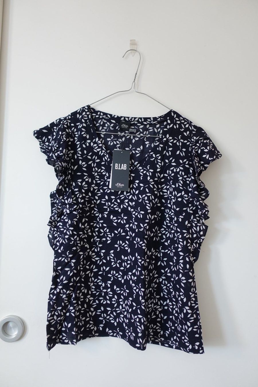 S.Oliver Camicette: S.Oliver B.LAB Damenbluse mit Vola Gr. 36, NEU – Nuovo e nell'imballaggio originale da Münchenstein venduto da Lenzrose