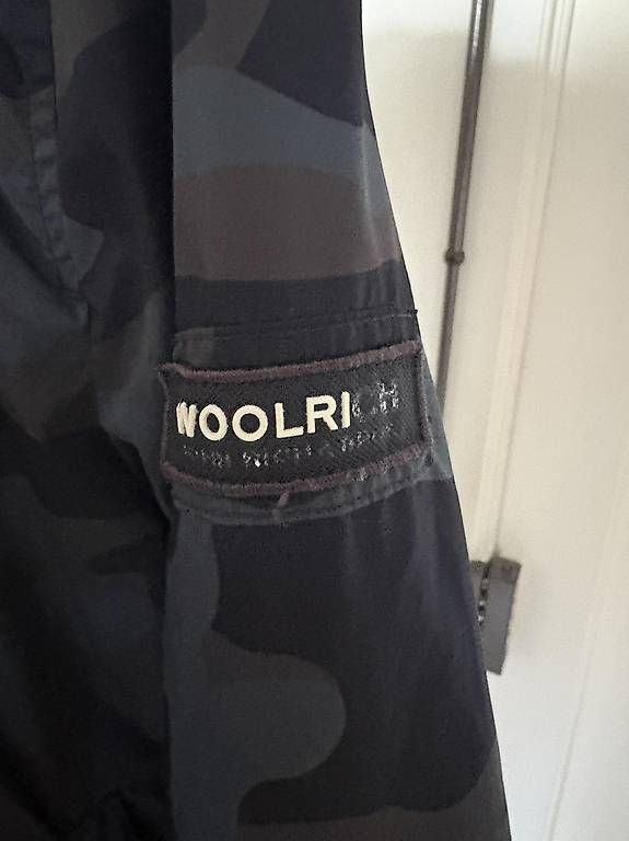 Giacche: Woolrich - Veste réversible camo / bleu Taille M – Usato da Geneve venduto da tom_d7f8 2