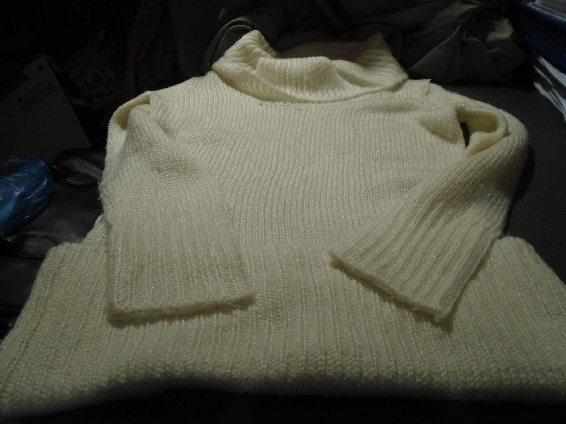 Pullover & Sweatshirts: Kleid/Pullover, Grösse S, grosser Kragen,  eierschalenweiss – Gebraucht aus Zürich von abraxas1291