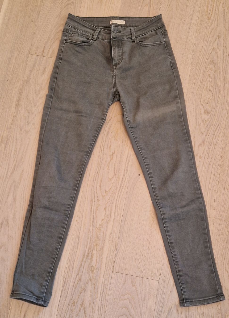 Jeans: Olivefarbige Jeans von SusyMix, Gr. 34 – Gebraucht aus Gasel von sale65