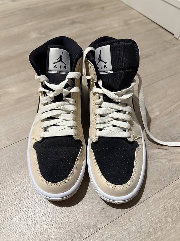 Jordan Scarpe da uomo: Air Jordan 1 mid Guava Ice – Usato da Taverne venduto da buc_ggg9
