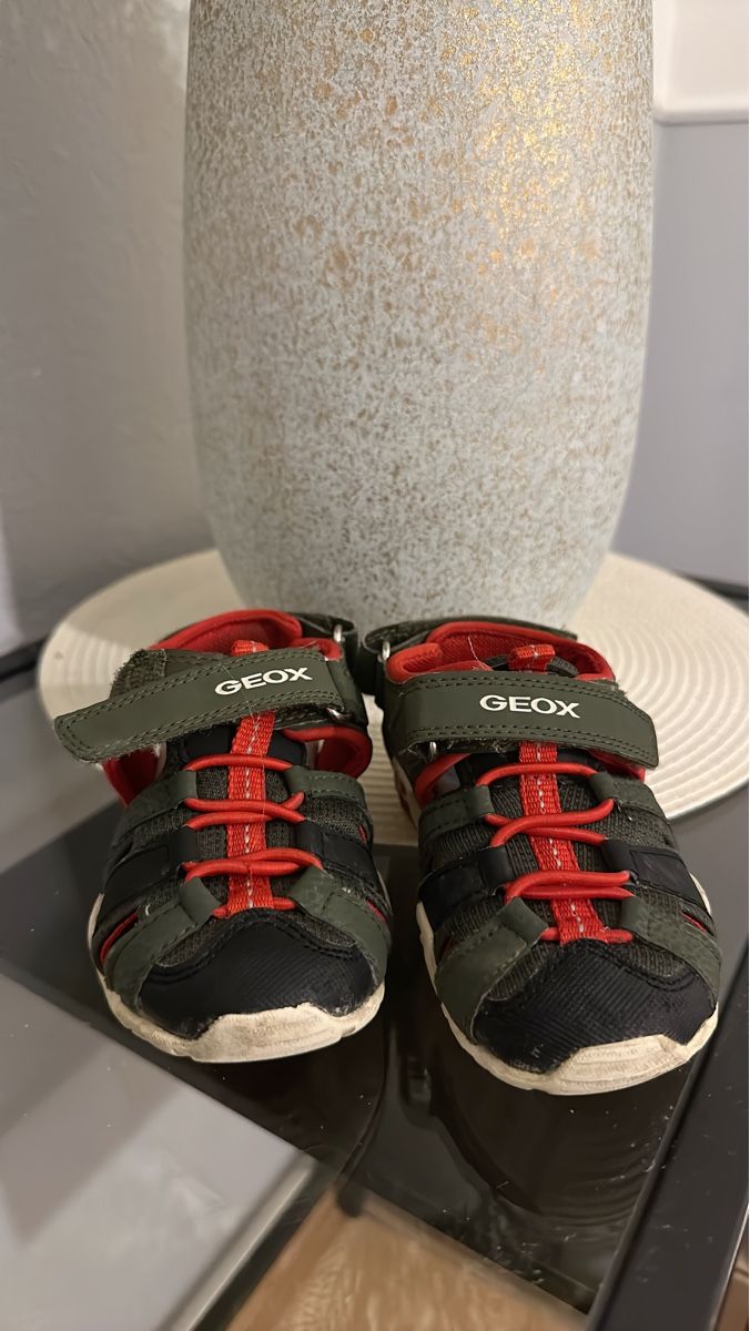 Geox Scarpe per ragazzi: Geox Jungen Schuhe, Grösse 24 – Usato da Basel venduto da sve_2kxk