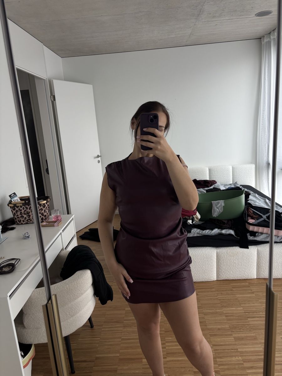 Vestiti: Bordeaux rotes Leder Kleid – Nuovo (secondo la descrizione) da Rudolfstetten venduto da alisa99