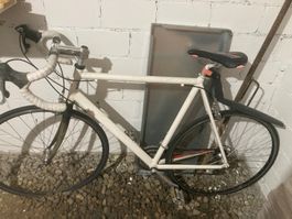 Rennvelo Shimano 105 – Bastler / Service nötig