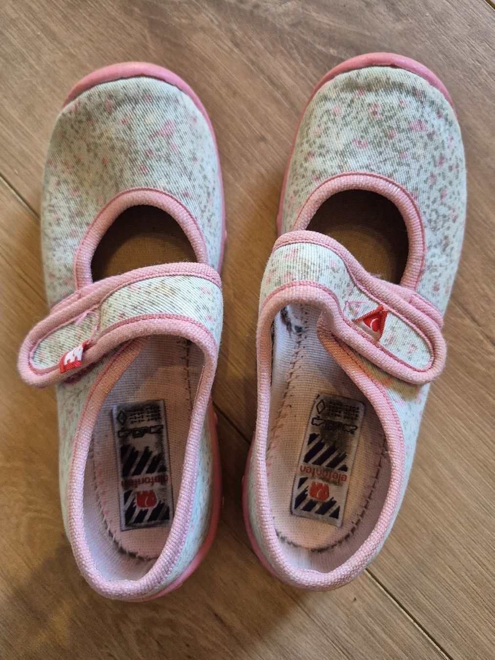 Elefanten Schuhe für Mädchen: Hausschuhe Elefanten Gr. 27 – Gebraucht aus Walenstadt von Ani23 1
