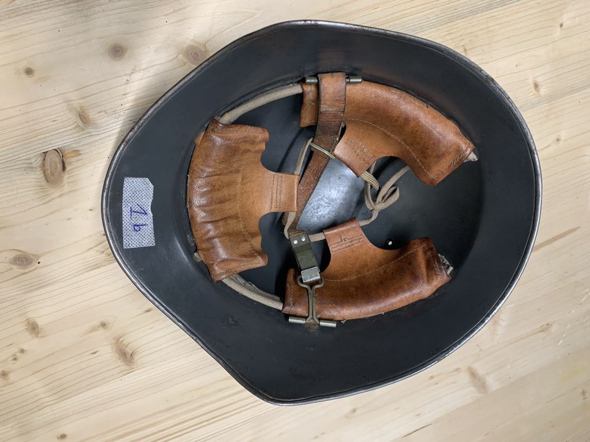 Uniformi & Effetti personali: Stahlhelm 🪖 CH Militär – Usato da Grüningen venduto da Matyi21 1