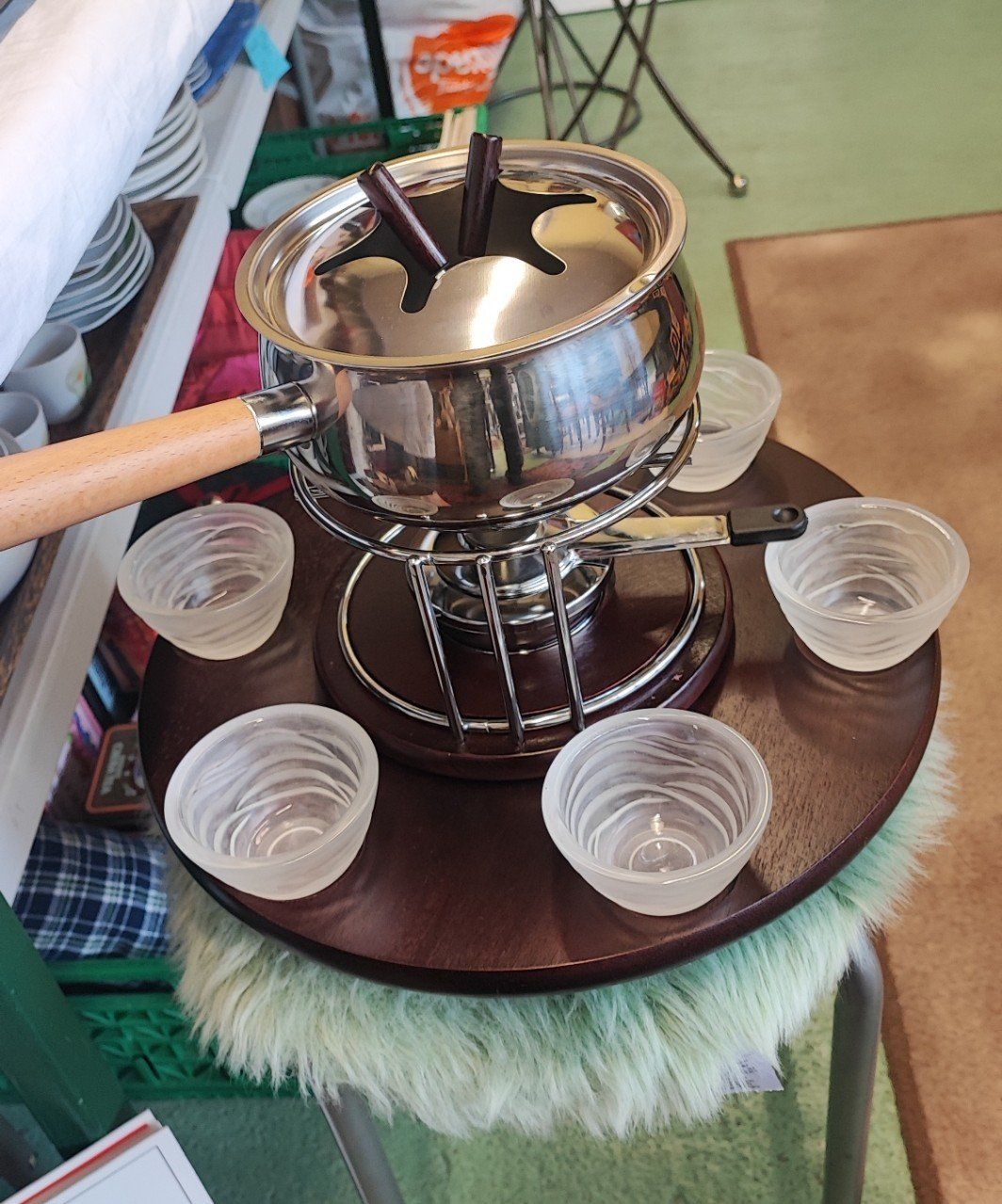 Set di piatti: Edles Fondue-Bourgignone-Set mit Drehteller – Usato da Mosnang venduto da KurtHe 1