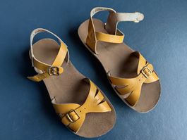 The Salt-Water Sandal, Sun-San en cuir jaune moutarde 6