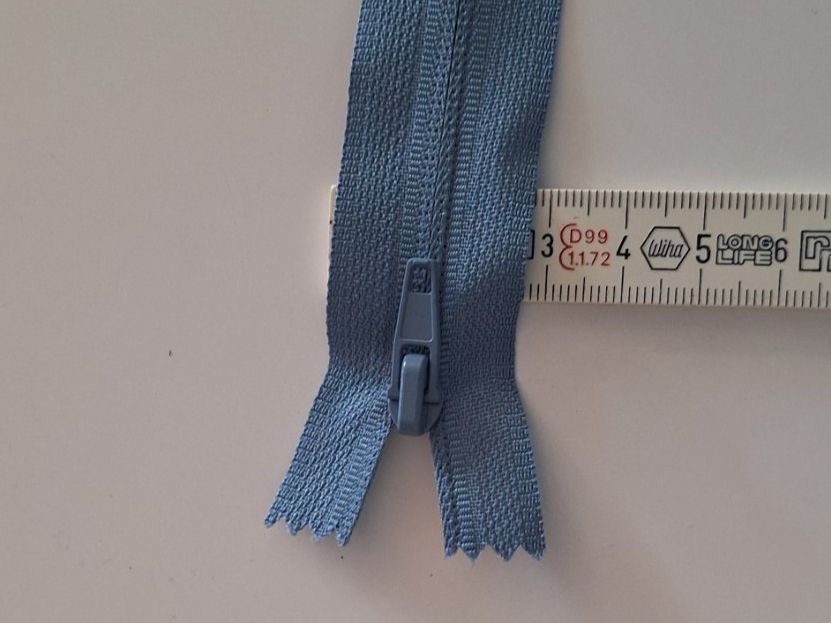 Stoffe: Reisverschluss 20cm blau – Gebraucht aus Wetzikon ZH von NaWetzi 2