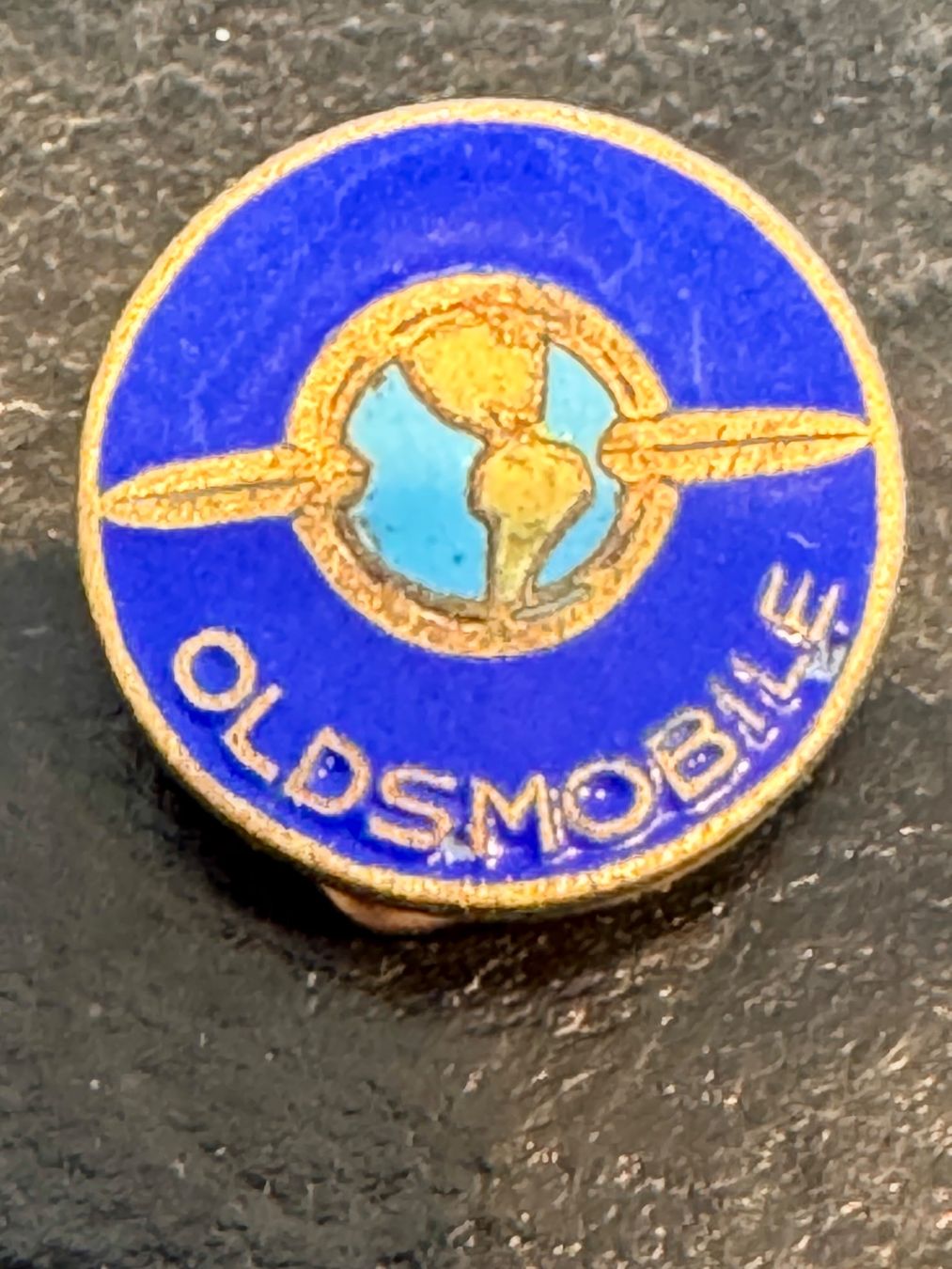 Plaketten & Abzeichen: pin Oldsmobil – Gebraucht aus Rümlang von Miscellanico