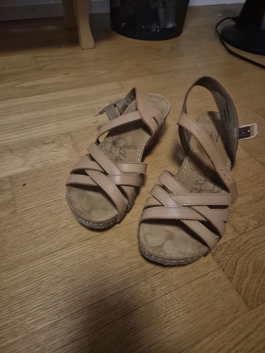 Scarpe da donna: Sandalen aus Leder – Nuovo (secondo la descrizione) da Teufen AR venduto da evi_77q5 2