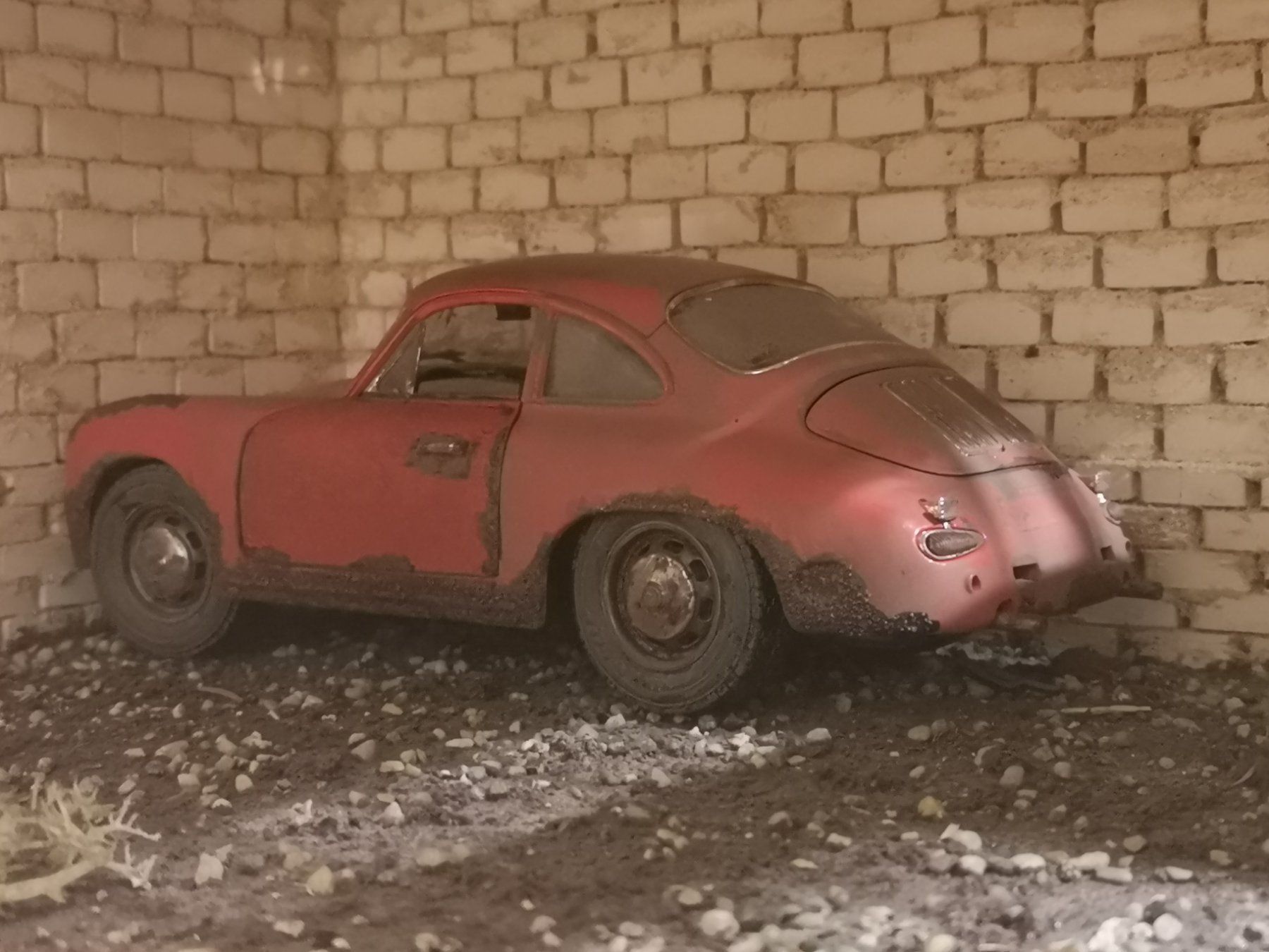 Bburago Modellini d'auto: 1:18 Porsche 356 Scheunenfund – Usato da Niederbipp venduto da kevintifu20 2