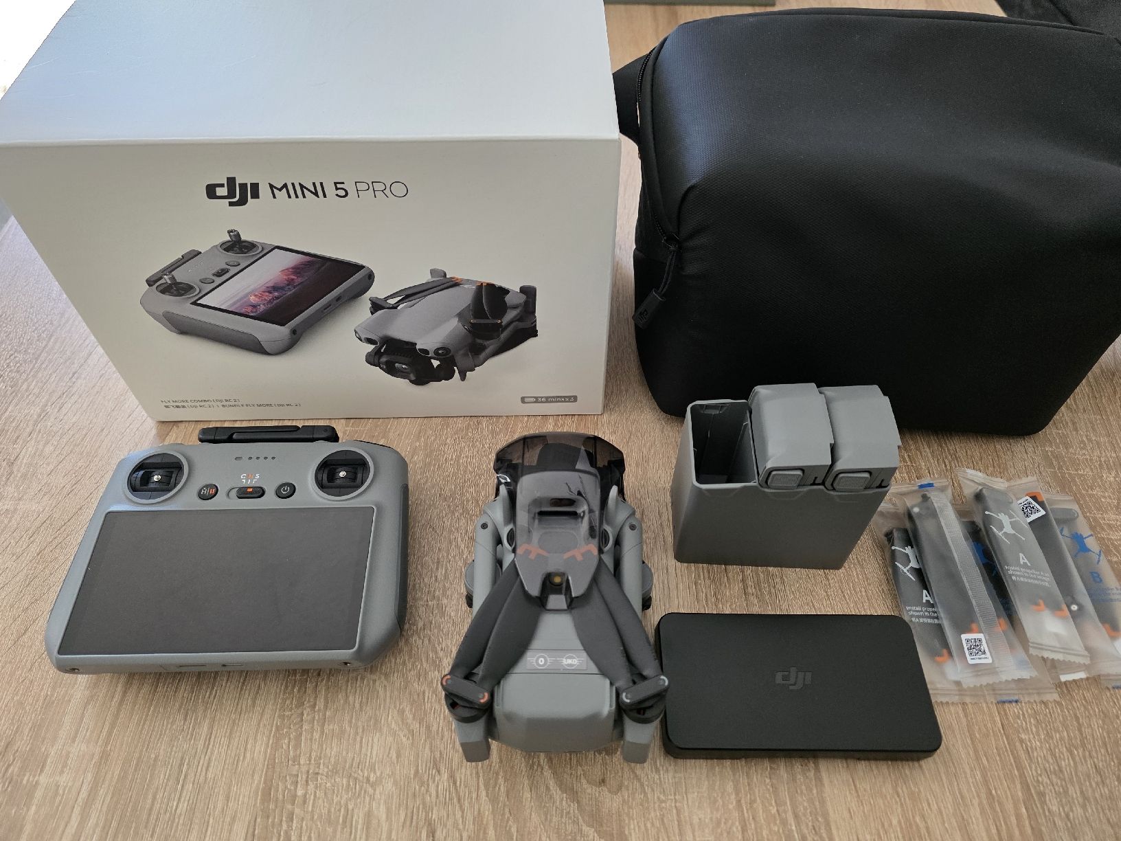 DJI RC Modellbau: DJI Mini 5 Pro - Fly More Combo – Neu (gemäss Beschreibung) aus Birmensdorf ZH von Remubi