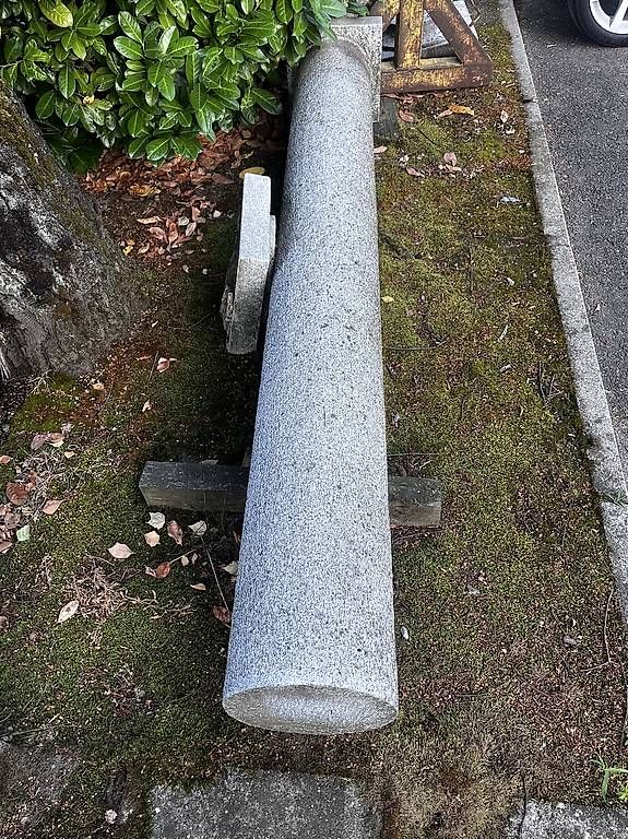Steine & Dachziegeln: Colonna in granito  – Gebraucht aus Riazzino von ari_5j5d 1