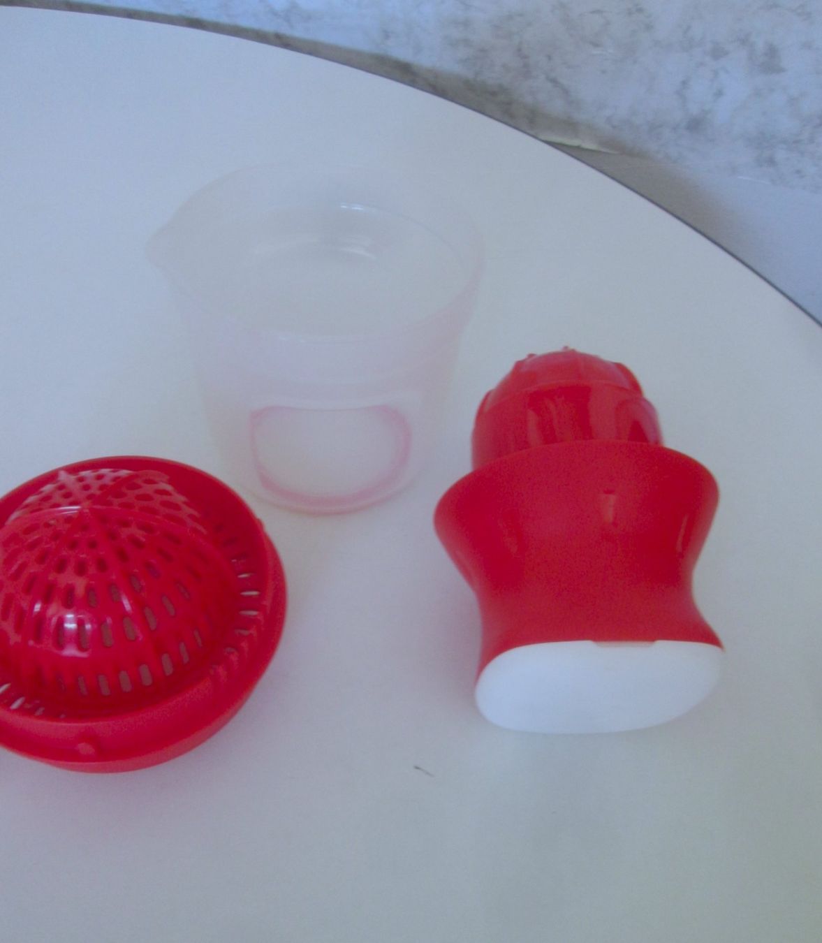 Tupperware Elettrodomestici da cucina: Tupperware-Zitronenpresse aus Kunststoff – Usato da Sementina venduto da babucia 1