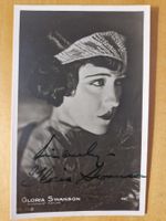 Gloria Swanson, Original Autogramm auf Postkarte in s/w