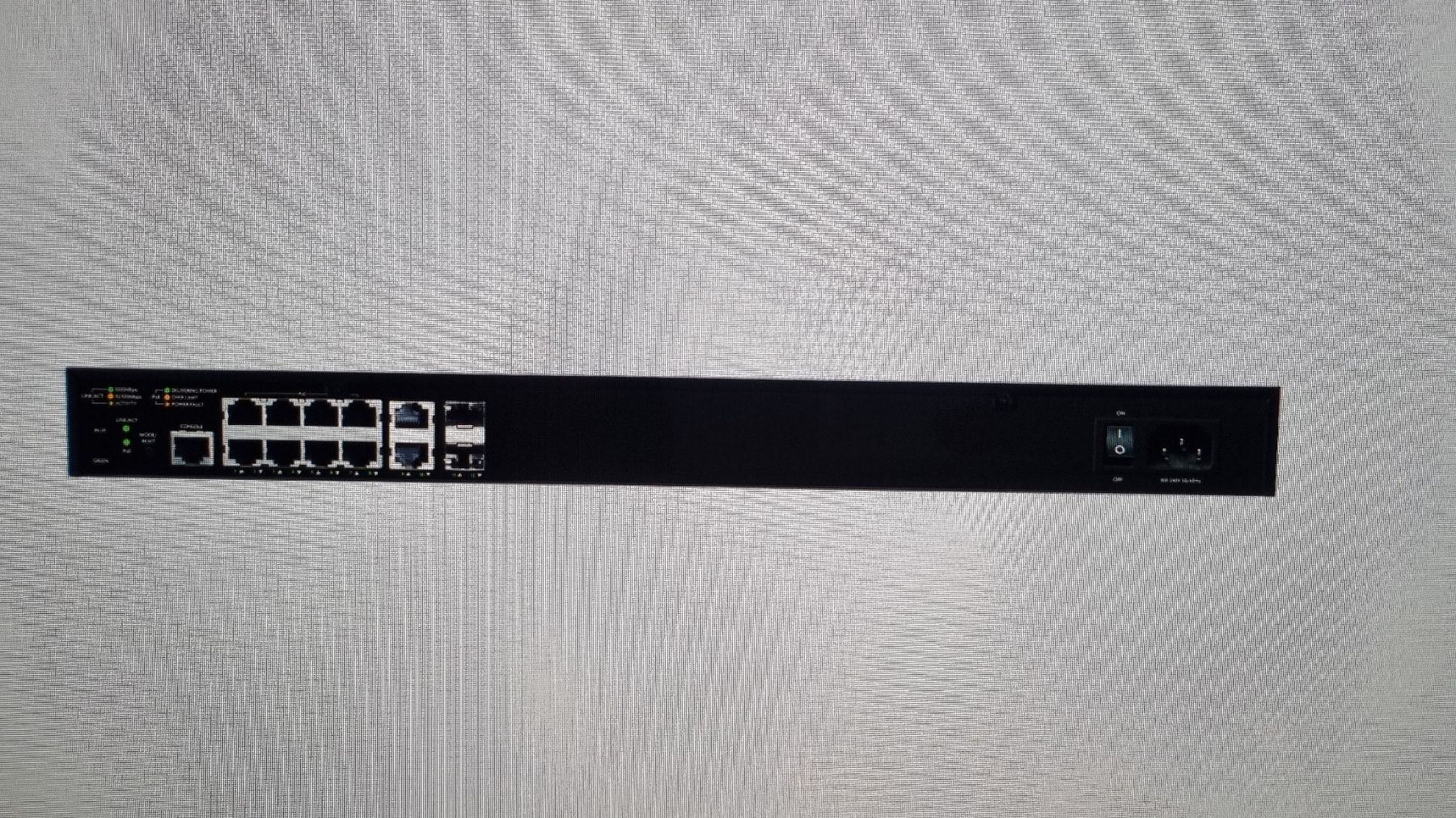 Hub & Switch: Netzwerk Switch - Luxul AMS-1208P – Nuovo e nell'imballaggio originale da Emmen venduto da Highlife_Technik 2
