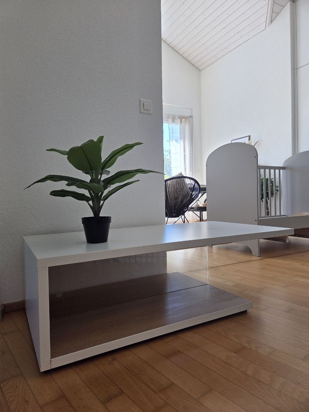 Tische: Couchtisch weiss Holz / Glas – Gebraucht aus Günsberg von Caramelancia 1
