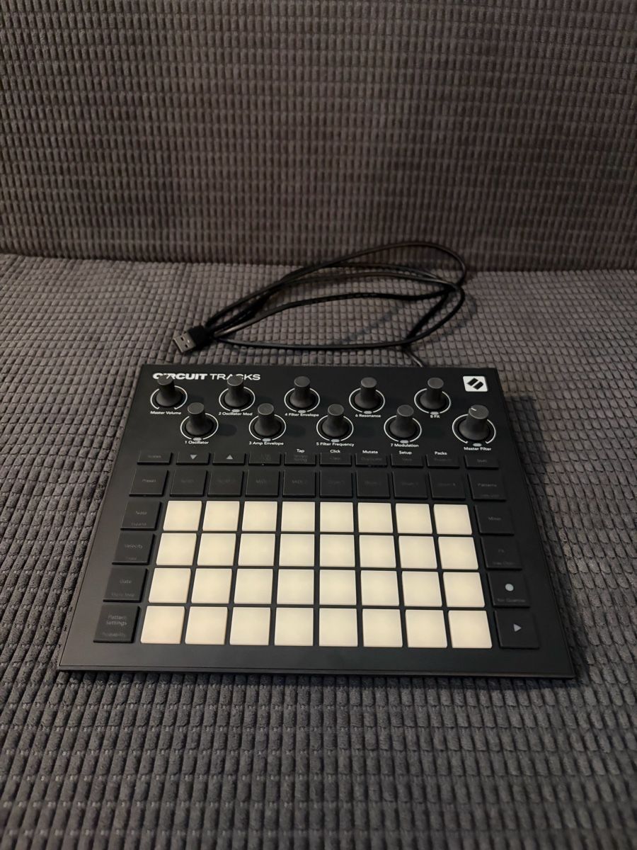Novation Musikinstrumente: Novation Circuit Tracks – Gebraucht aus Schaffhausen von ram_667r