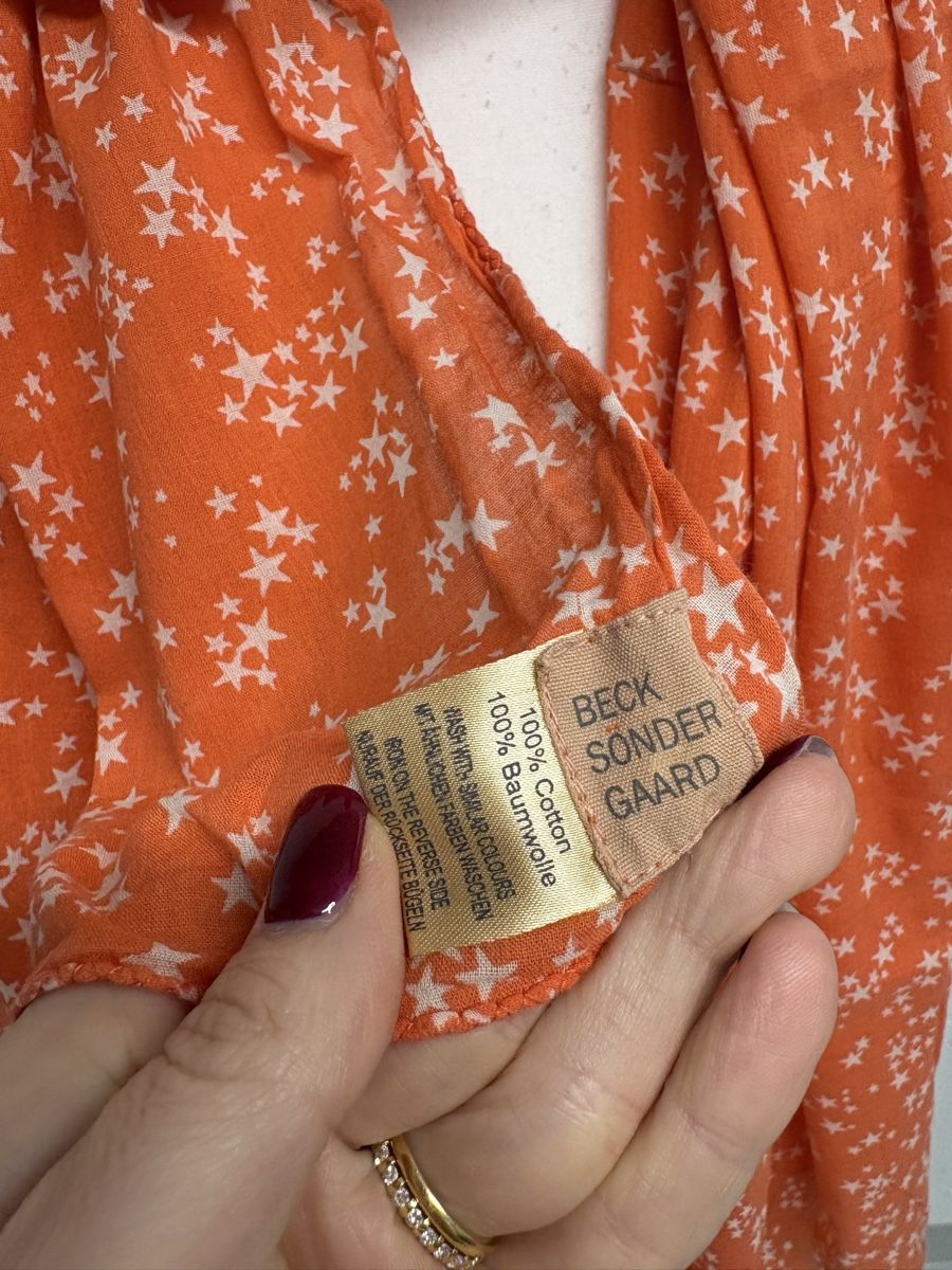Becksöndergaard Foulard & Sciarpe: Becksöndergaard grosses Tuch mit Sternen orange Baumwollee – Usato da Regensdorf venduto da secondchancefashion 1