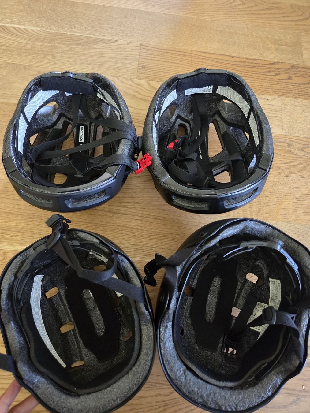 Decathlon Caschi: Helmets for Kids and Adults – Usato da Zürich venduto da rug_25bs 1