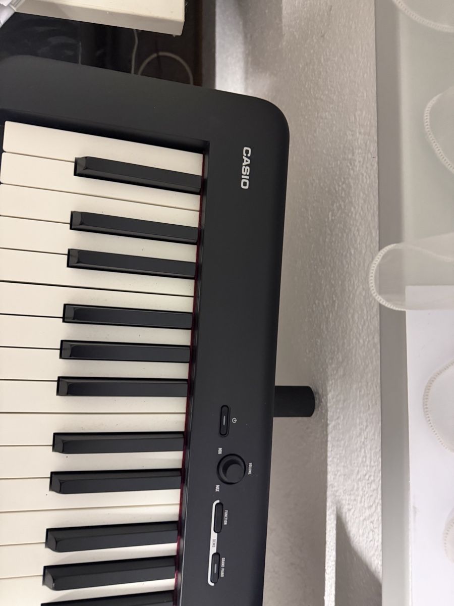 Strumenti musicali: Keyboard  – Usato da Romanshorn venduto da Honeyloops-1993 1