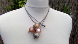 Collier artisanal en câble plastifié perle Polaris saumon