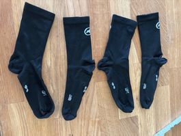 2 Paar dunne Assos Socken gr 43-46