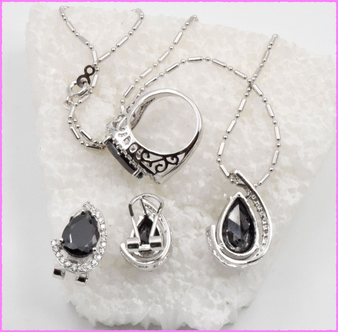 Catenine: 3-teiliges Set, Anhänger mit Kette, Ohrringe u. Ring Gr.16.5 – Nuovo e nell'imballaggio originale da Oberglatt ZH venduto da Diamond-Girl 1