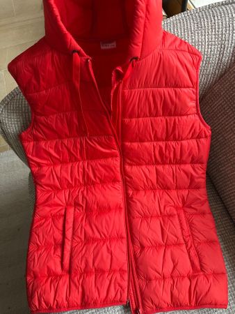 🟢 Doudoune capuche sans manche / Ärmellose Daunenjacke  / M