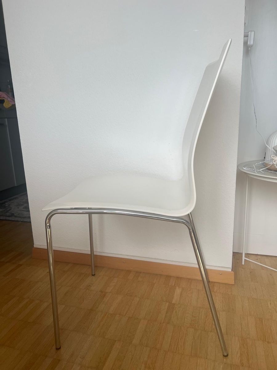 Set di tavolo e panche: Weisser Esstisch inkl. 6 Stühlen – Usato da Zollikerberg venduto da NaoMu31 1